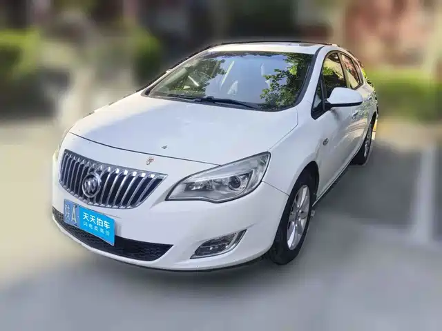Buick Excelle 2013 Model XT 1.6L Automatic Fashion — фото 1