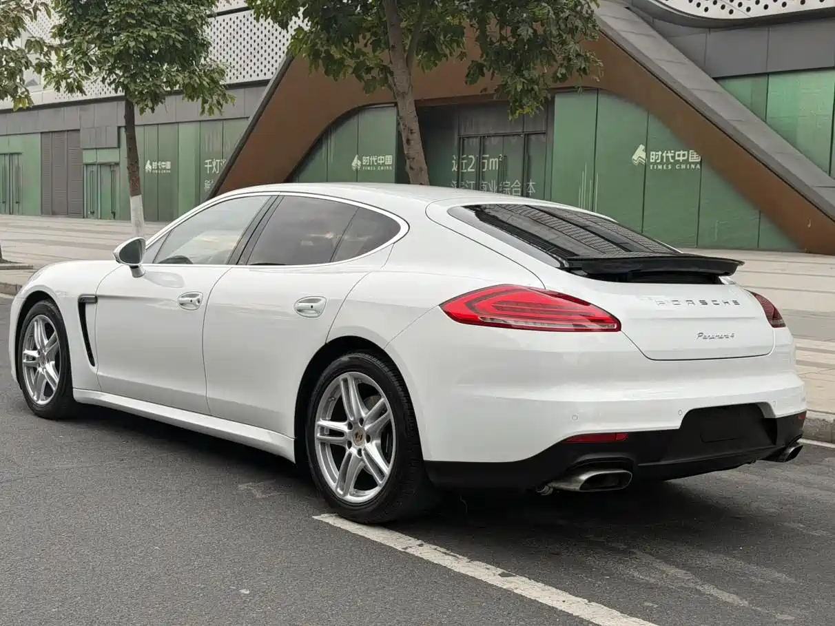 Porsche Panamera 2014 Panamera 4 3.0T фото 4
