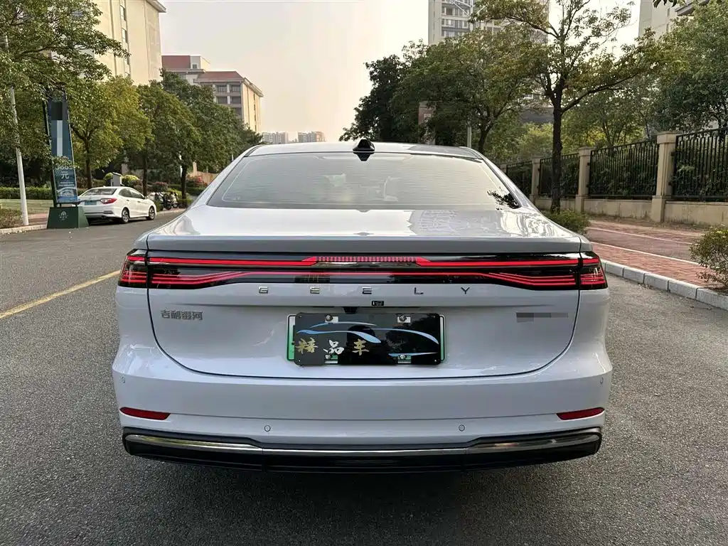 Geely Galaxy Galaxy A7 2025 EM-i 150km Long Voyage Edition фото 5