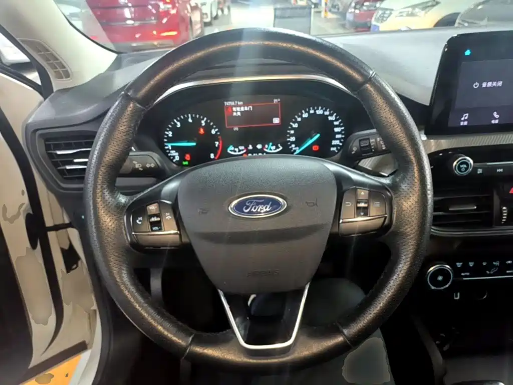 Фото 7 - Ford Focus