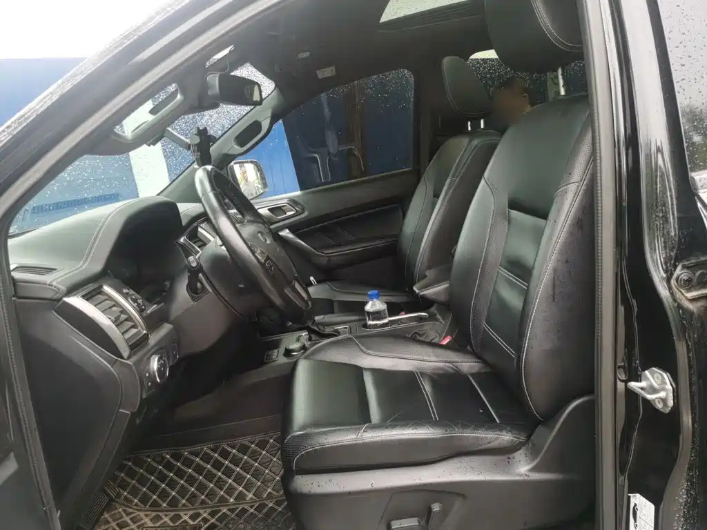 Ford Everest 2019 2017 2.0T Gasoline Automatic 4WD Luxury Edition 7-Seater