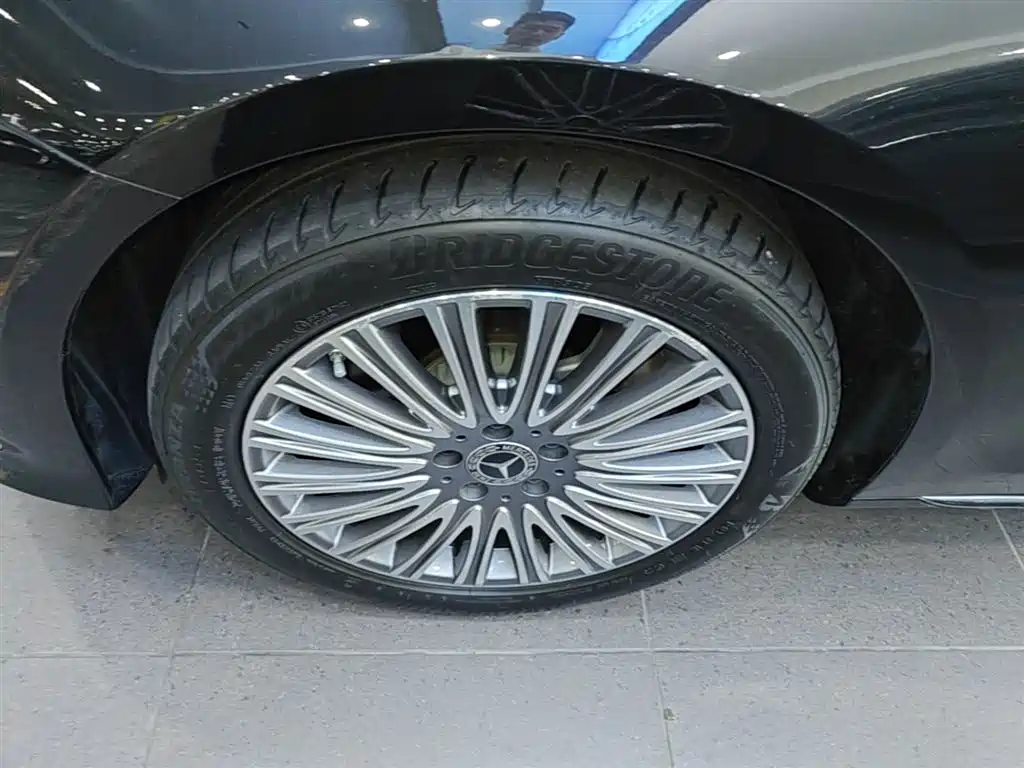 Mercedes-Benz E-Class 2023 Facelift E 260 L фото 23