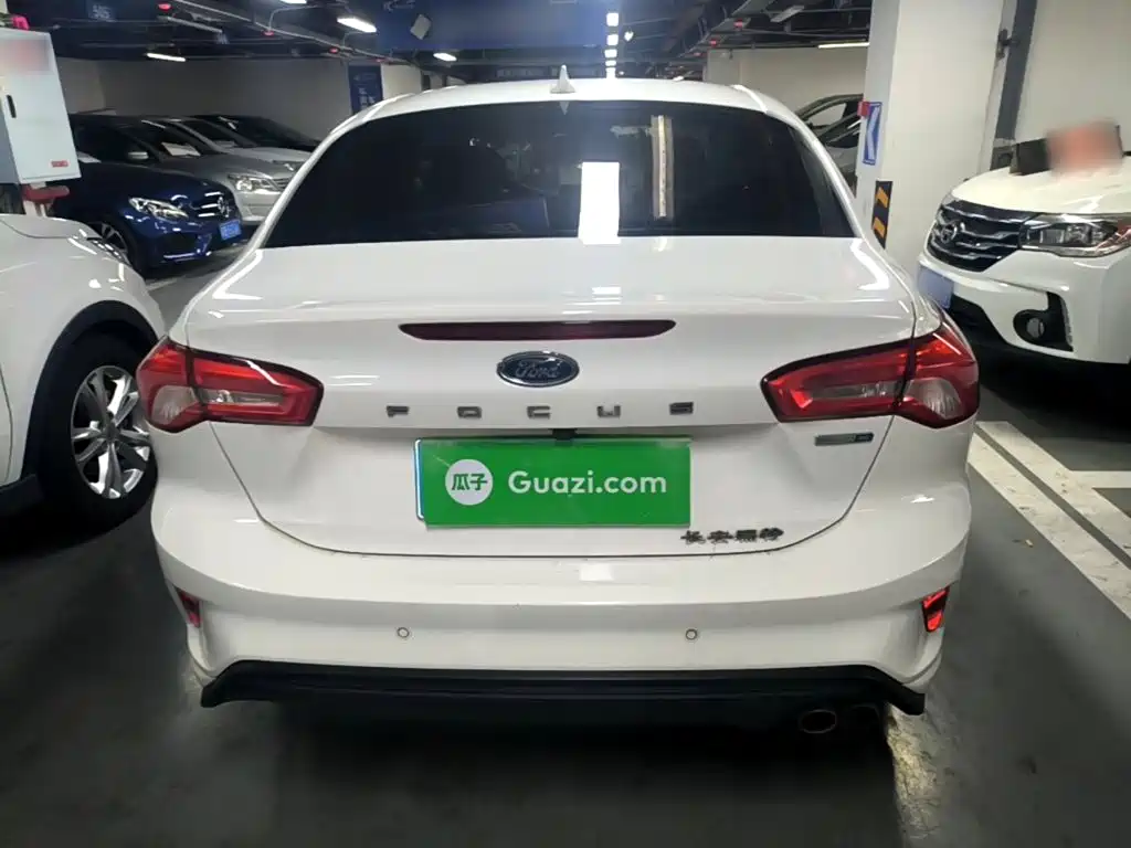 Фото 4 - Ford Focus