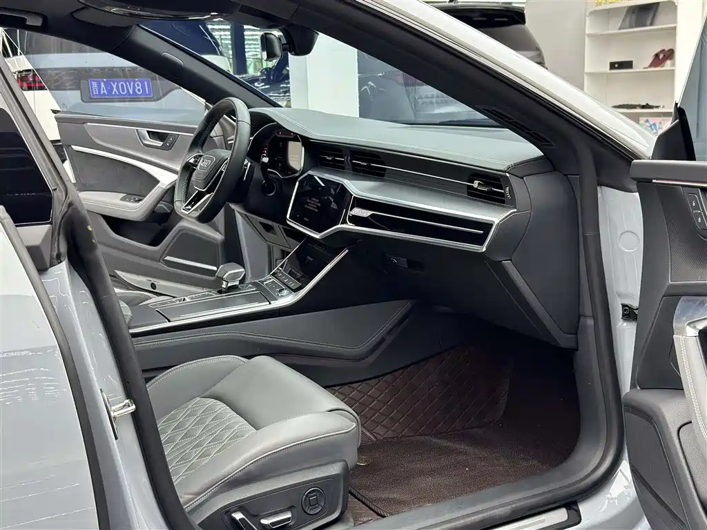 Audi A7L 2024 45 TFSI quattro RS Kit Racing Edition фото 8