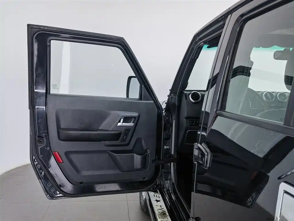 BAIC ORV Beijing Offroad BJ40 2016 Model 40L 2.0T Manual 4WD Premium фото 8