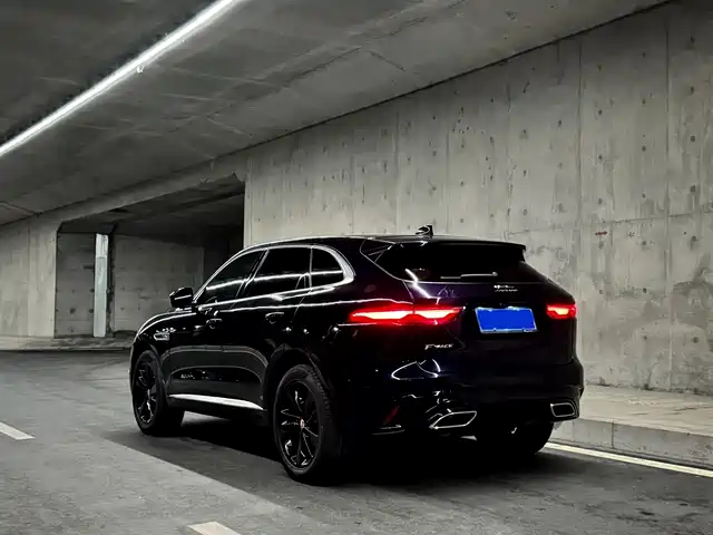 Jaguar F-PACE 2021 250PS R-Dynamic SE — фото 3
