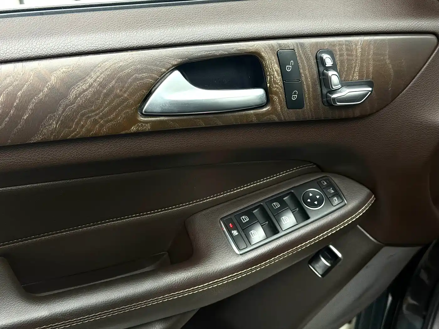 Mercedes-Benz GLE 2017 GLE 320 4MATIC Luxury фото 19