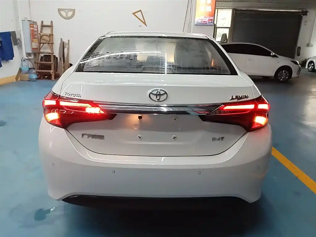 Toyota Levin 2017 Facelift 185T CVT Elite (China V) фото 6