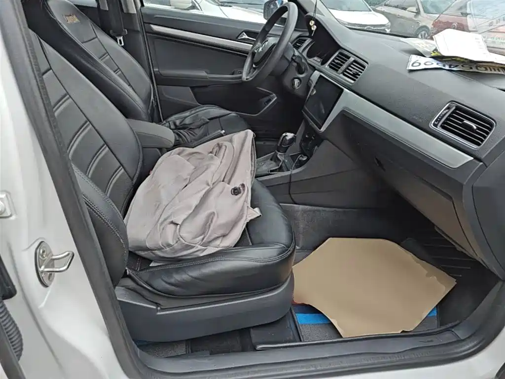 Volkswagen Lavida 2017 1.6L Automatic Trend Edition фото 25