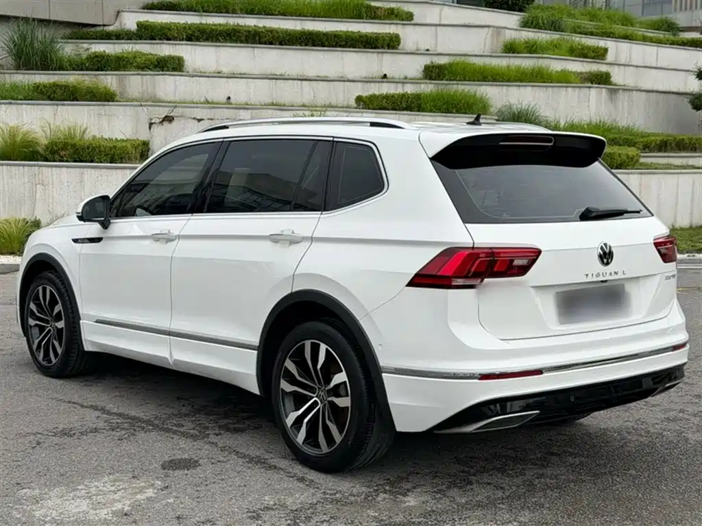 Volkswagen Tiguan L 2021 330TSI Automatic 2WD R-Line Premium фото 10