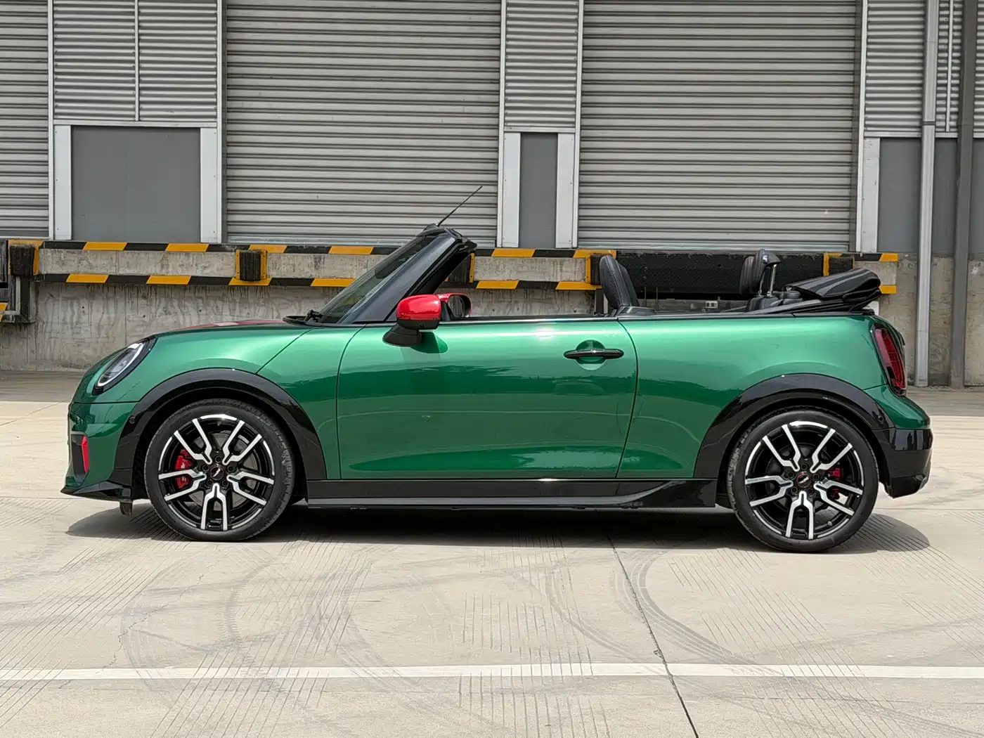 MINI JCW 2025 JOHN COOPER WORKS CABRIO фото 28