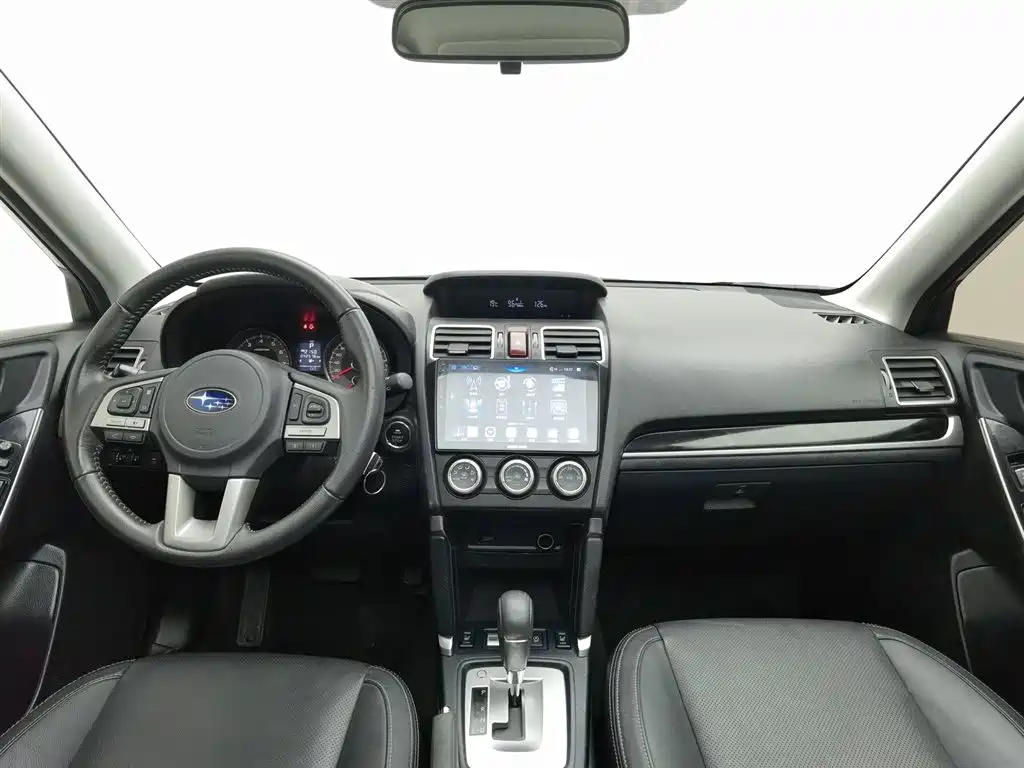 Subaru Forester 2016 2.0i Luxury Navigation Edition фото 5