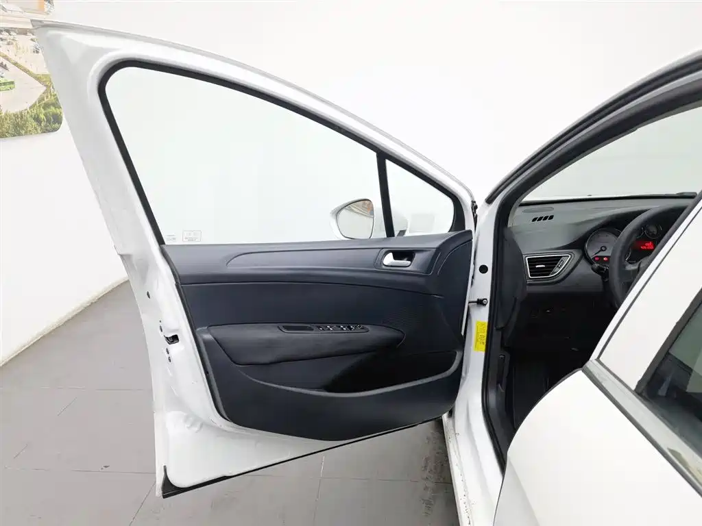 Peugeot 308 2014 Model Joy Edition Classic 1.6L Manual Superior Style фото 8
