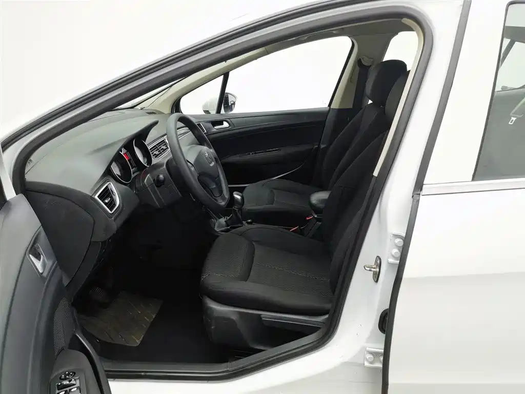 Peugeot 308 2014 Model Joy Edition Classic 1.6L Manual Superior Style фото 10