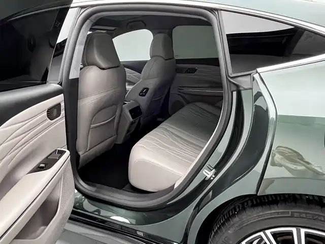 Geely Galaxy Galaxy Xingyao 8 2025 2025 Model 130km EM-i Flagship Edition