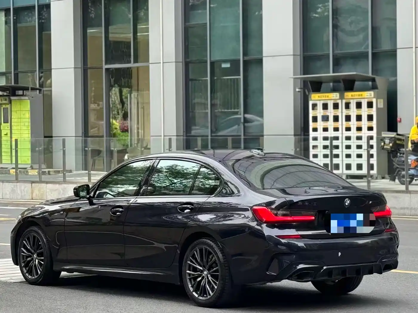 BMW 3 Series 2020 330Li xDrive M Sport Black Night Edition фото 10