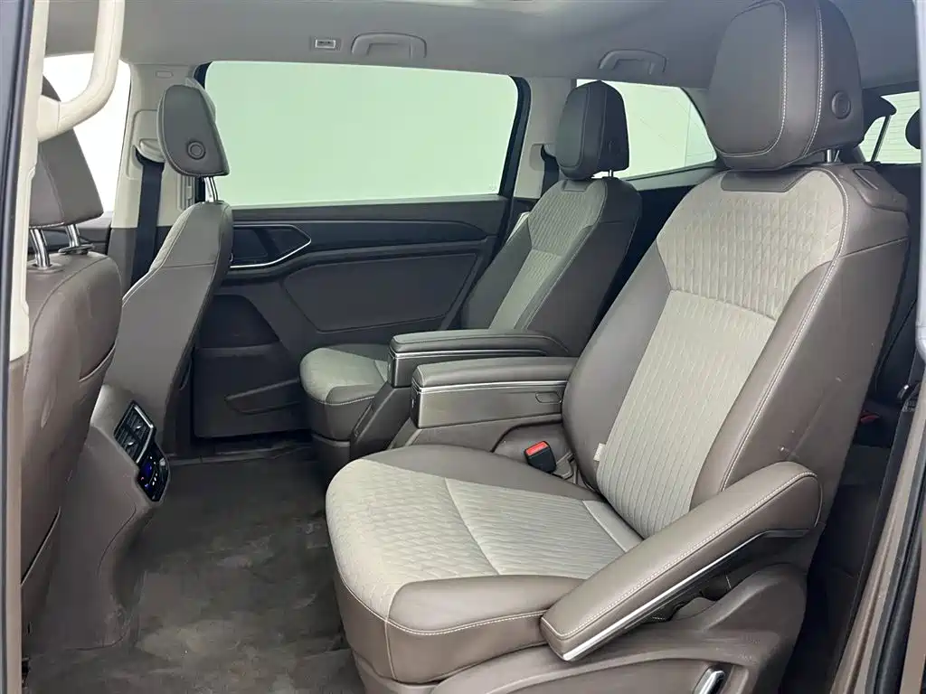 Volkswagen Viloran 2024 330TSI Business Edition фото 9
