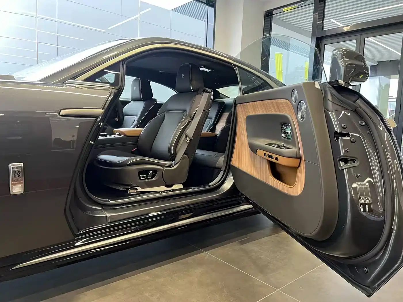 ROLLS-ROYCE CHTHONIC