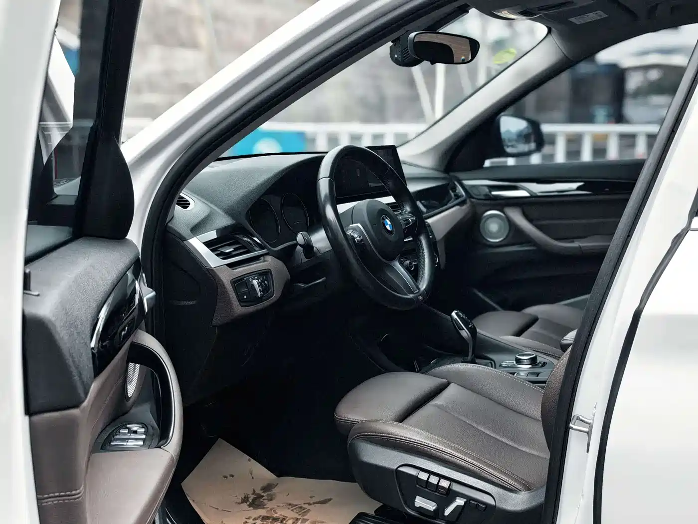 BMW X1 2021 sDrive25Li Leading фото 10