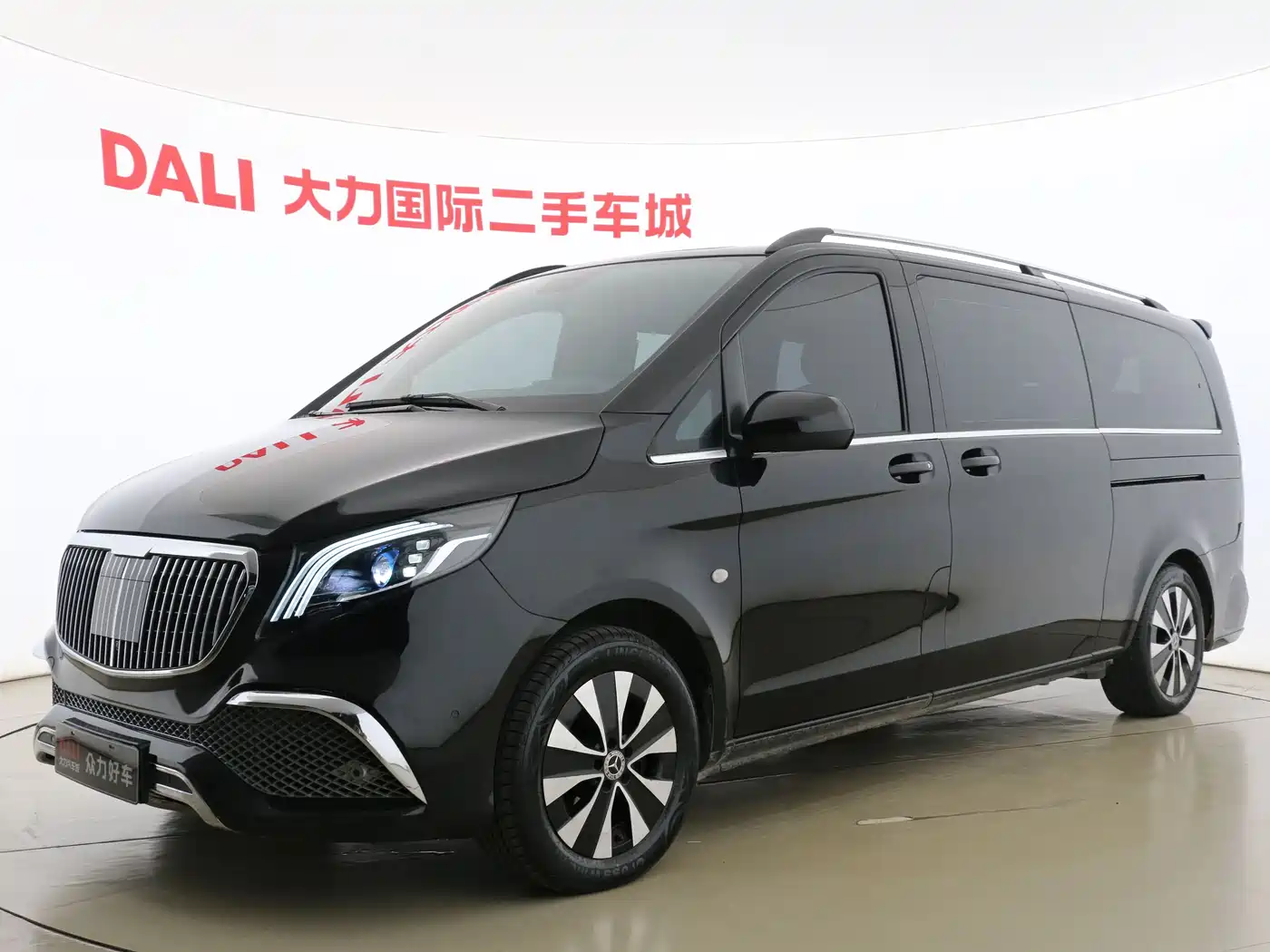 Mercedes-Benz Vito 2023 2.0T Business 7-Seater