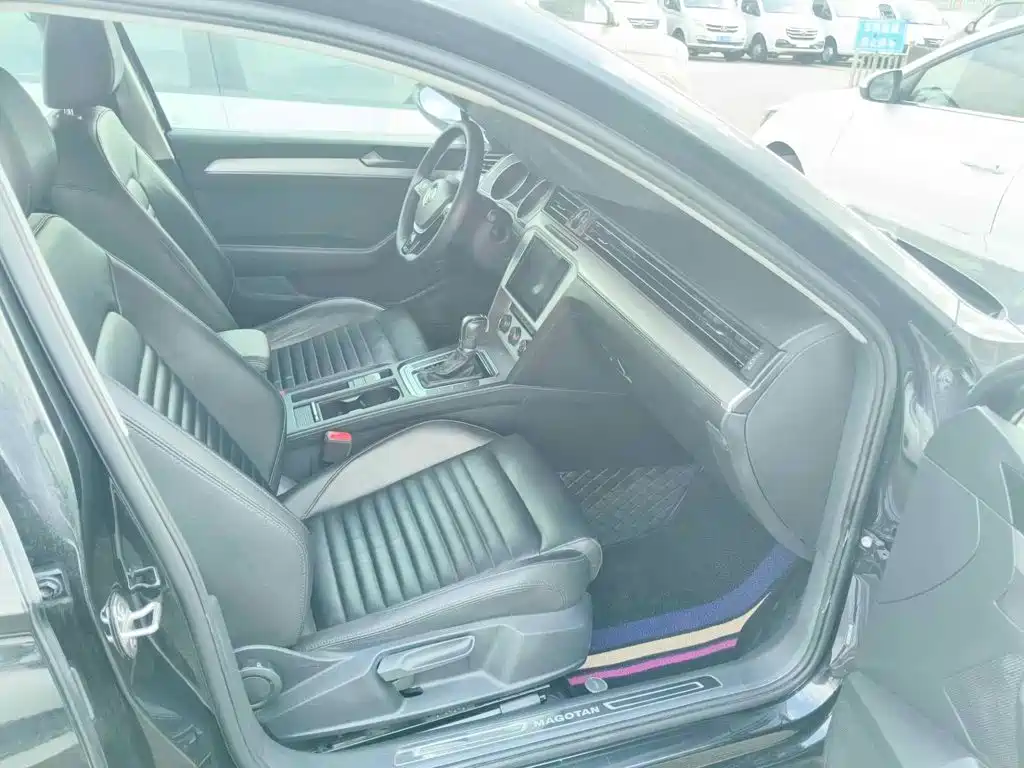 Photo 10 - Volkswagen Magotan