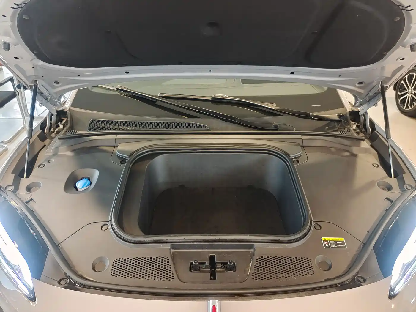 Hongqi EH7 2025 640 AWD Smart Selection Edition фото 7