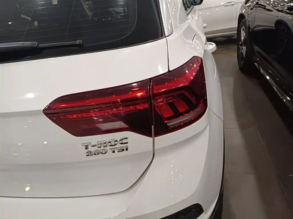 Volkswagen T-ROC 2019 280TSI DSG 2WD Comfort Version China VI фото 8