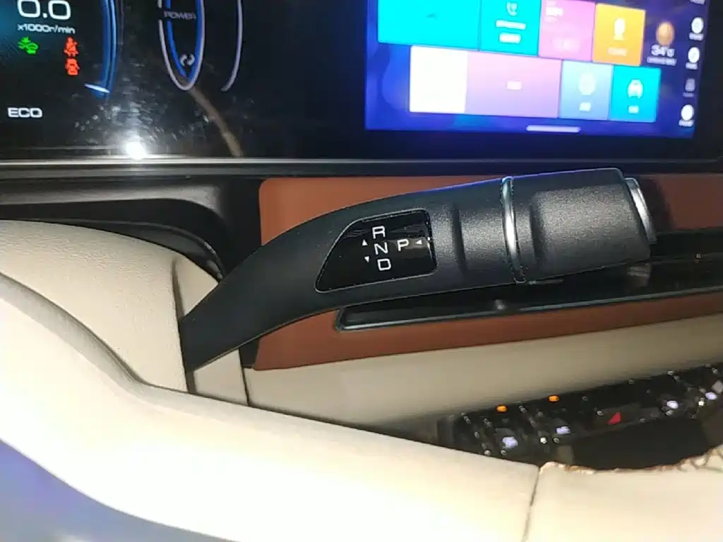 Ora Good Cat 2024 2023 401km Standard Range Luxury LFP