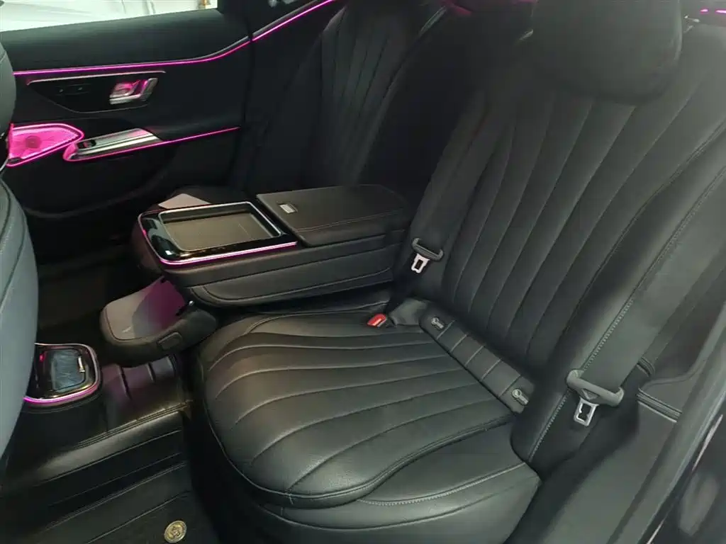 Mercedes-Benz E-Class 2024 Model E 260 L фото 17