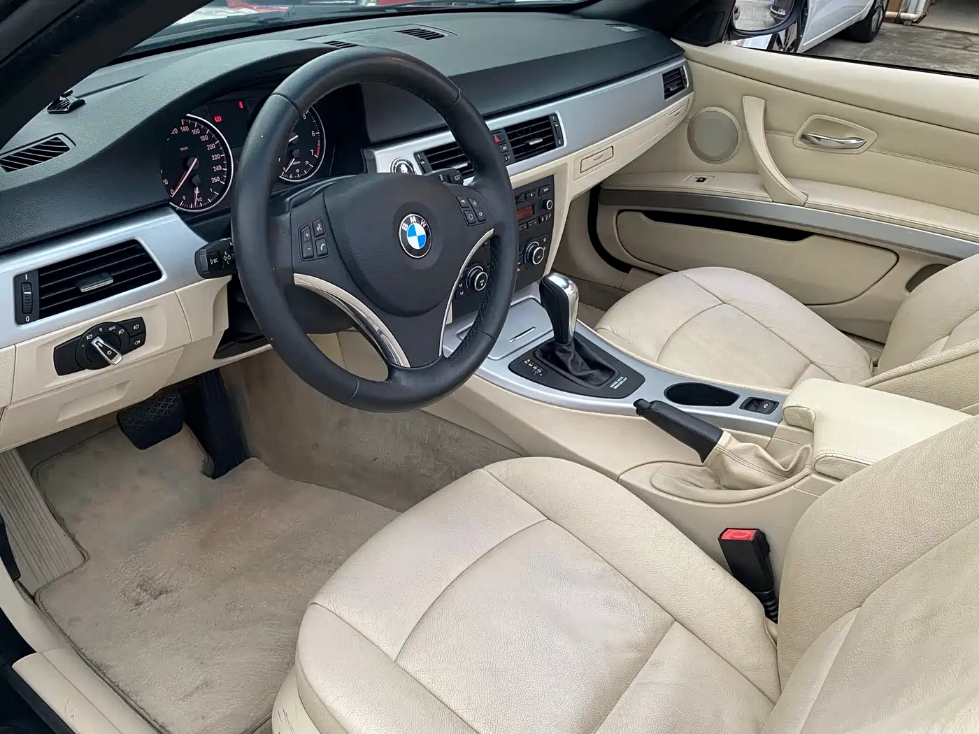 BMW 3 Series (Import) 2009 320i Convertible Coupe фото 6