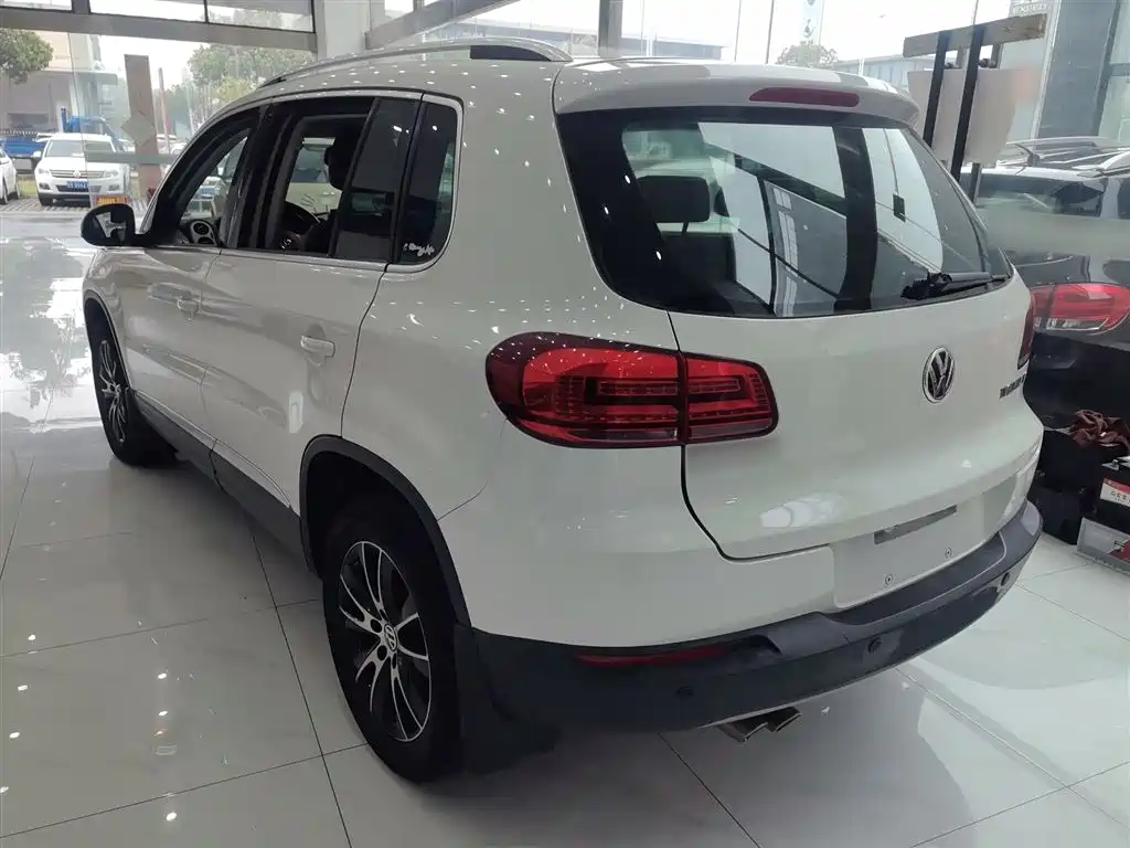 Volkswagen Tiguan 2015 1.8TSI Automatic 2WD Highline фото 5