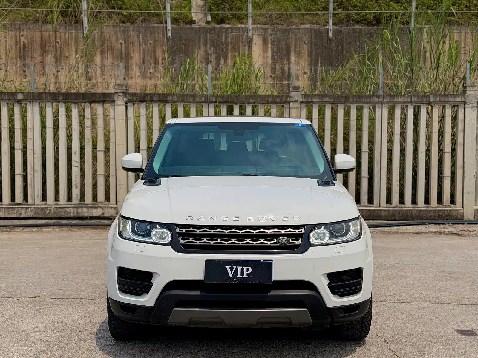 Photo 2 - Land Rover Range Rover Sport
