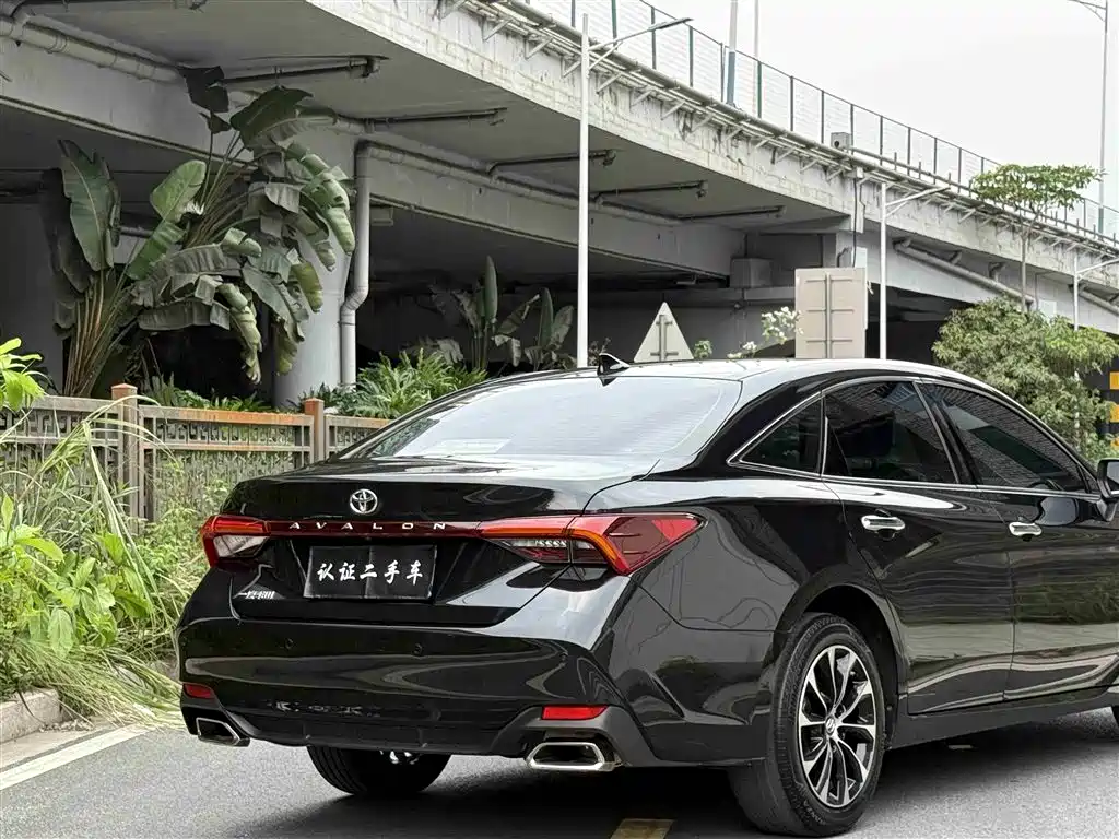 Toyota Avalon 2022 2.0L Luxury Edition фото 21