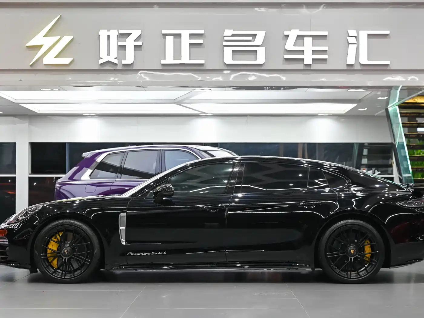 Porsche Panamera 2023 Panamera Turbo S Executive Long Wheelbase 4.0T фото 4