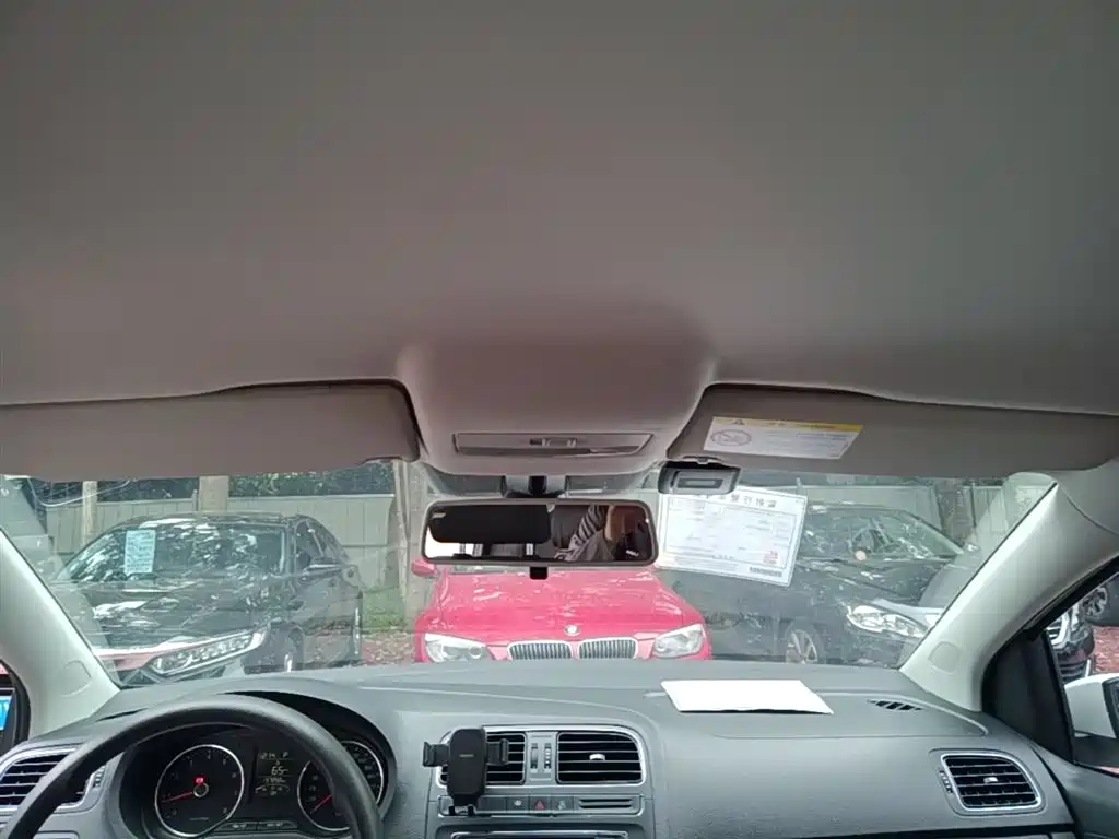 Volkswagen Polo 2014 1.6L Automatic Comfort Edition фото 18