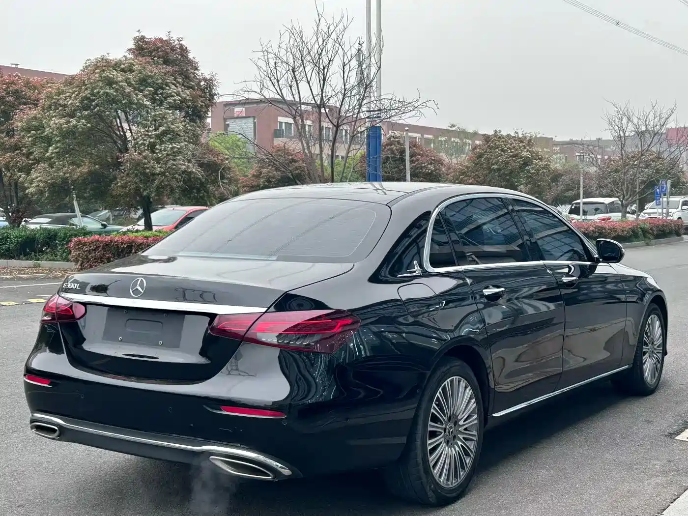 Mercedes-Benz E-Class 2021 E 300 L Fashion фото 9