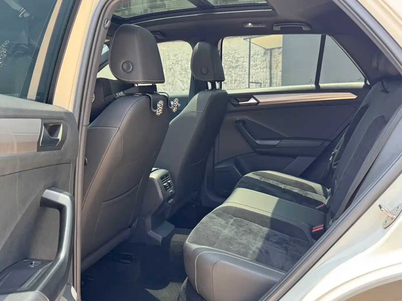 Volkswagen T-ROC 2022 280TSI DSG 2WD R-Line Pro PLUS фото 5