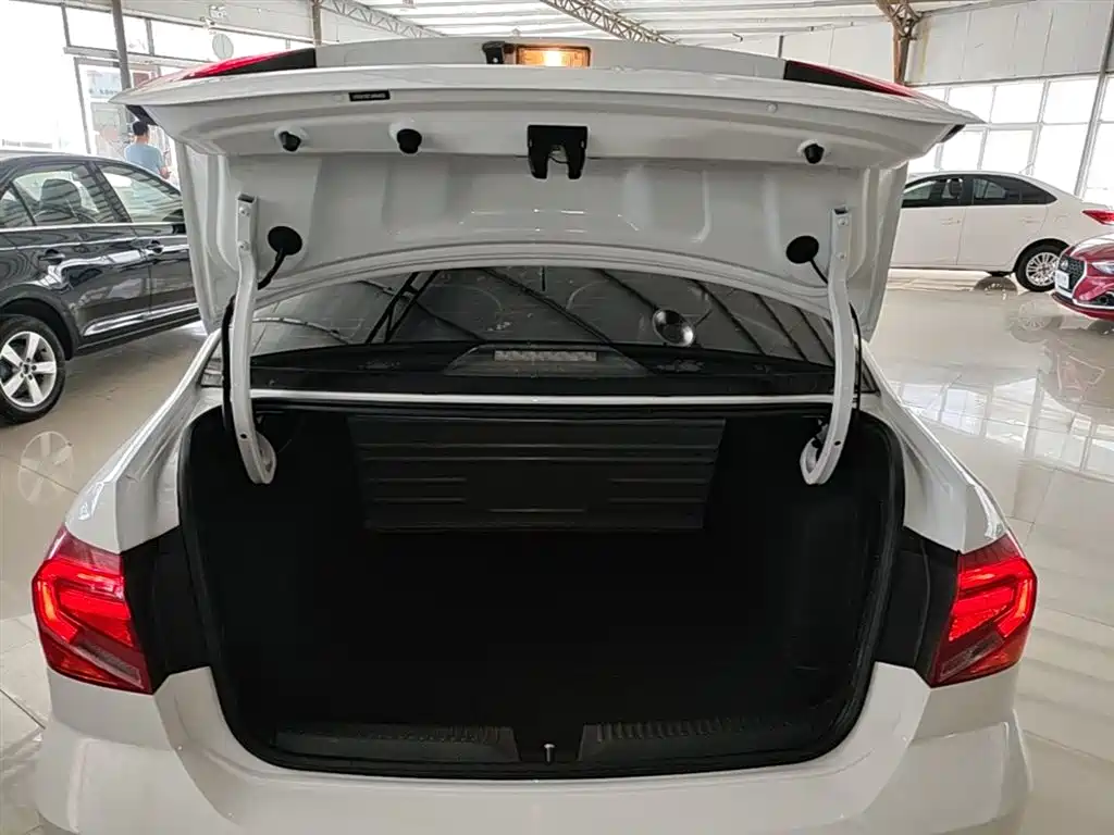 Volkswagen Jetta 2017 1.4L Manual Fashion фото 19