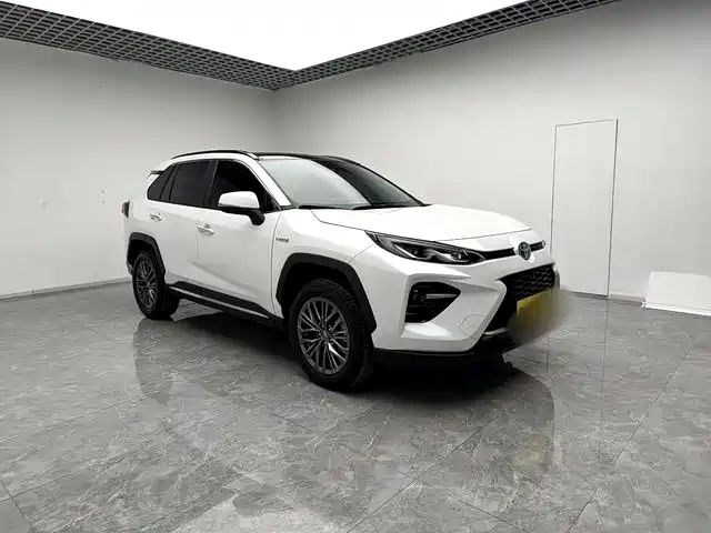 Toyota Wildlander 2023 Hybrid 2.5L E-CVT AWD Premium Edition фото 3
