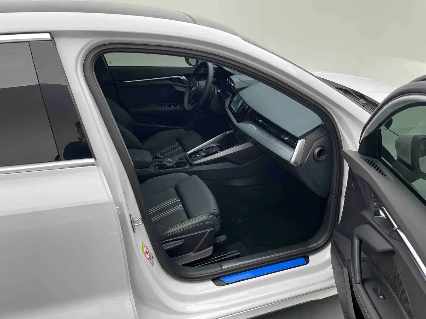 Audi A3 2023 Facelift Sportback 35 TFSI Fashion Sport фото 7