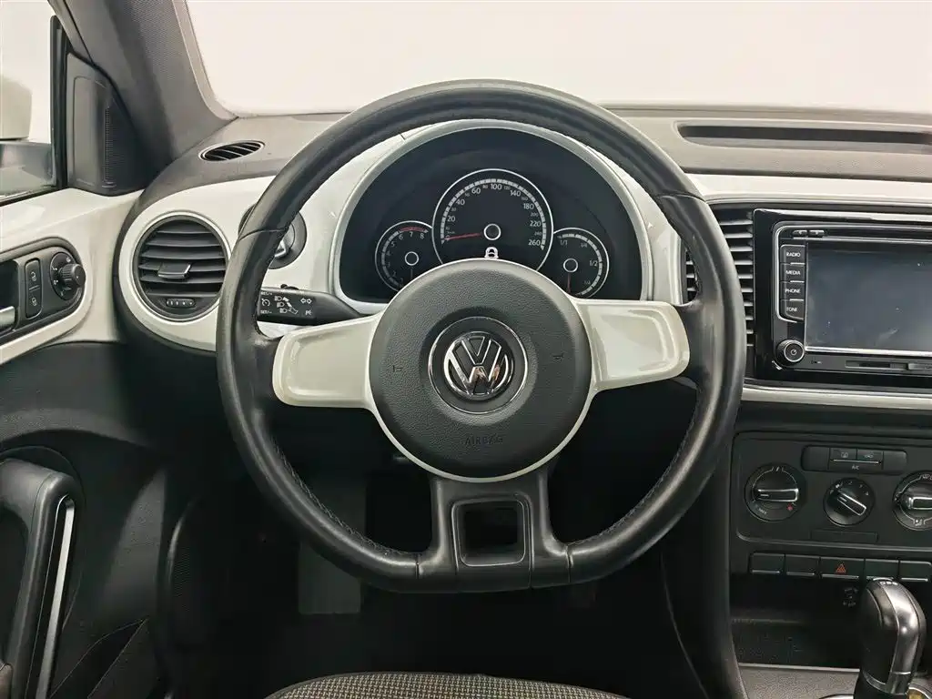 Volkswagen Beetle 2014 1.2TSI Fashion Edition фото 11