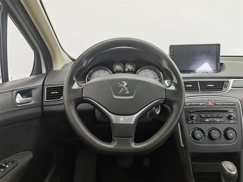 Peugeot 308 2014 Model Joy Edition Classic 1.6L Automatic Superior Style фото 11