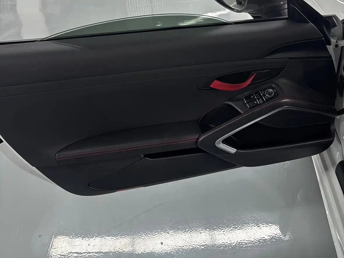 Photo 8 - Porsche 718