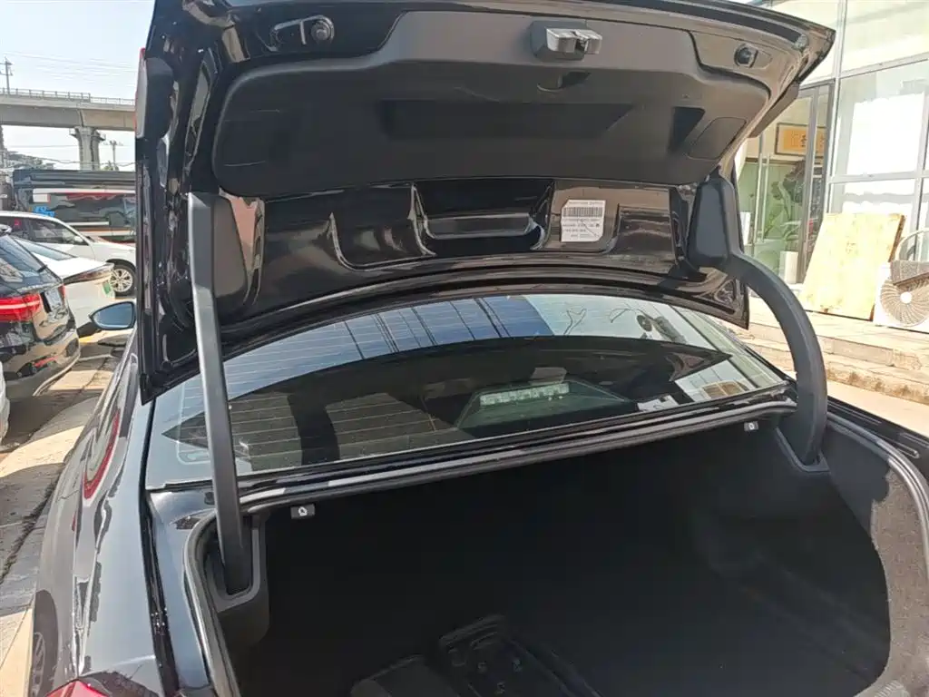 Volkswagen Passat 2017 330TSI DSG Prestige фото 19