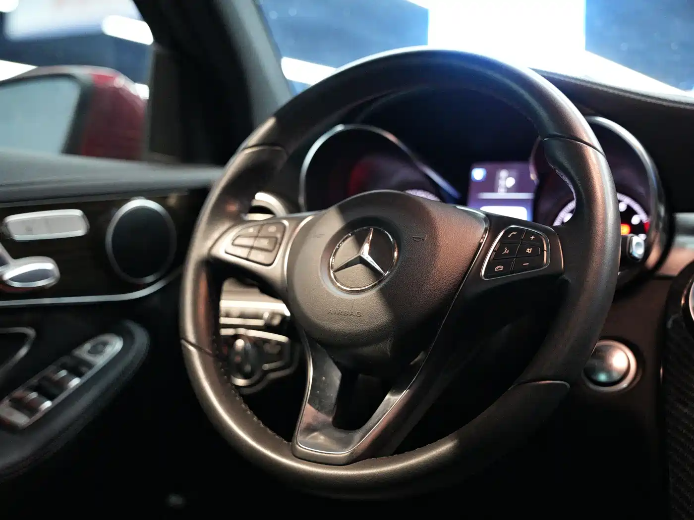 Mercedes-Benz GLC 2017 GLC 260 4MATIC Luxury фото 18
