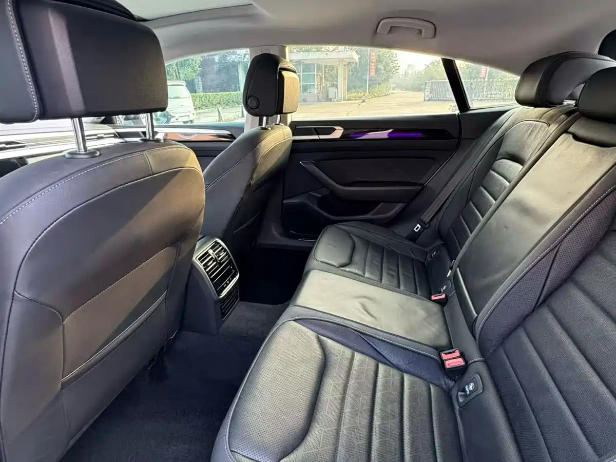 Volkswagen FAW-Volkswagen CC 2023 380TSI Eye-catching Edition фото 8