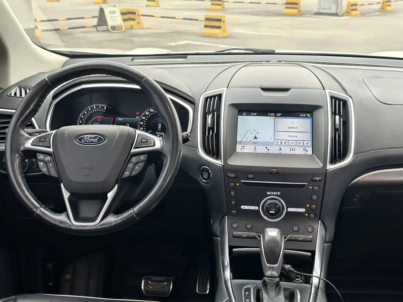 Photo 17 - Ford Edge