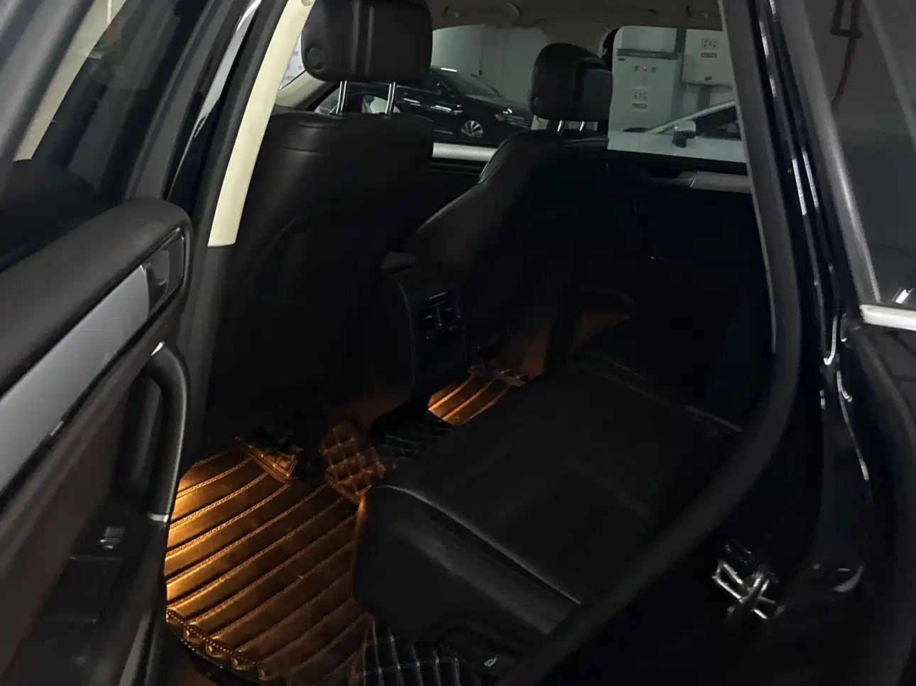 Volkswagen Touareg 2017 3.0TSI Explorer Edition фото 16