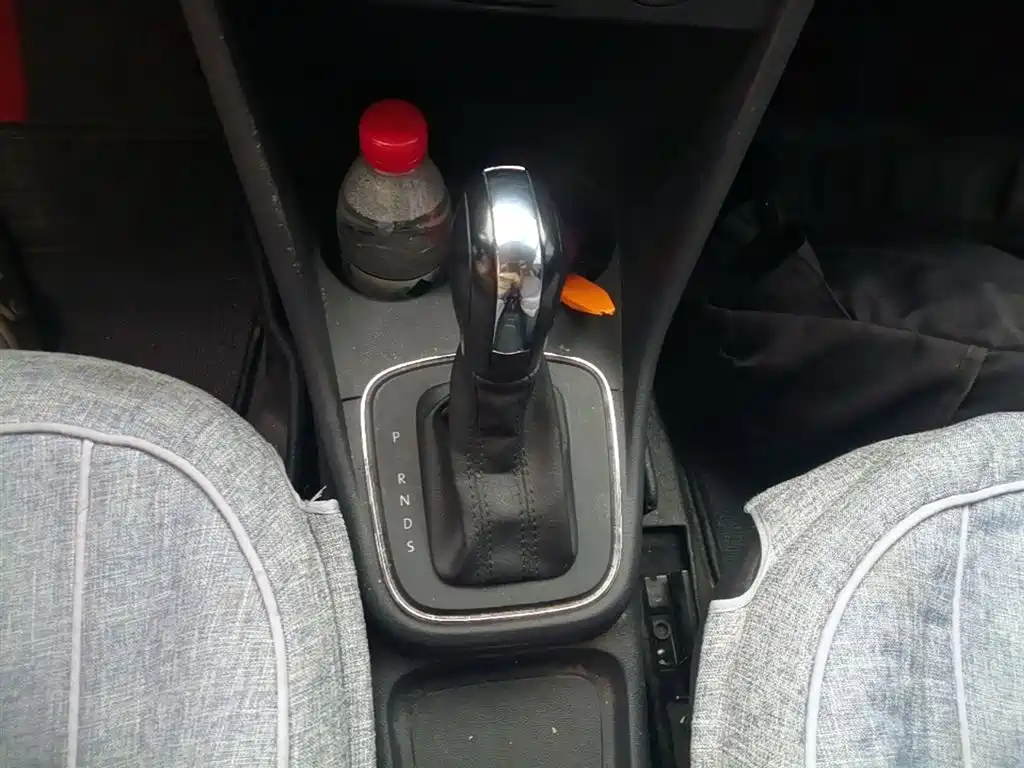 Volkswagen Polo 2016 1.4L Automatic Trend фото 14
