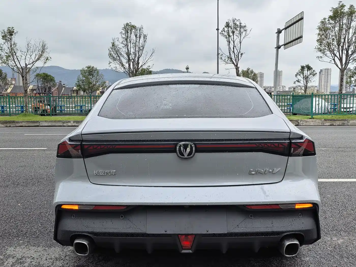 CHANGAN UNI-V